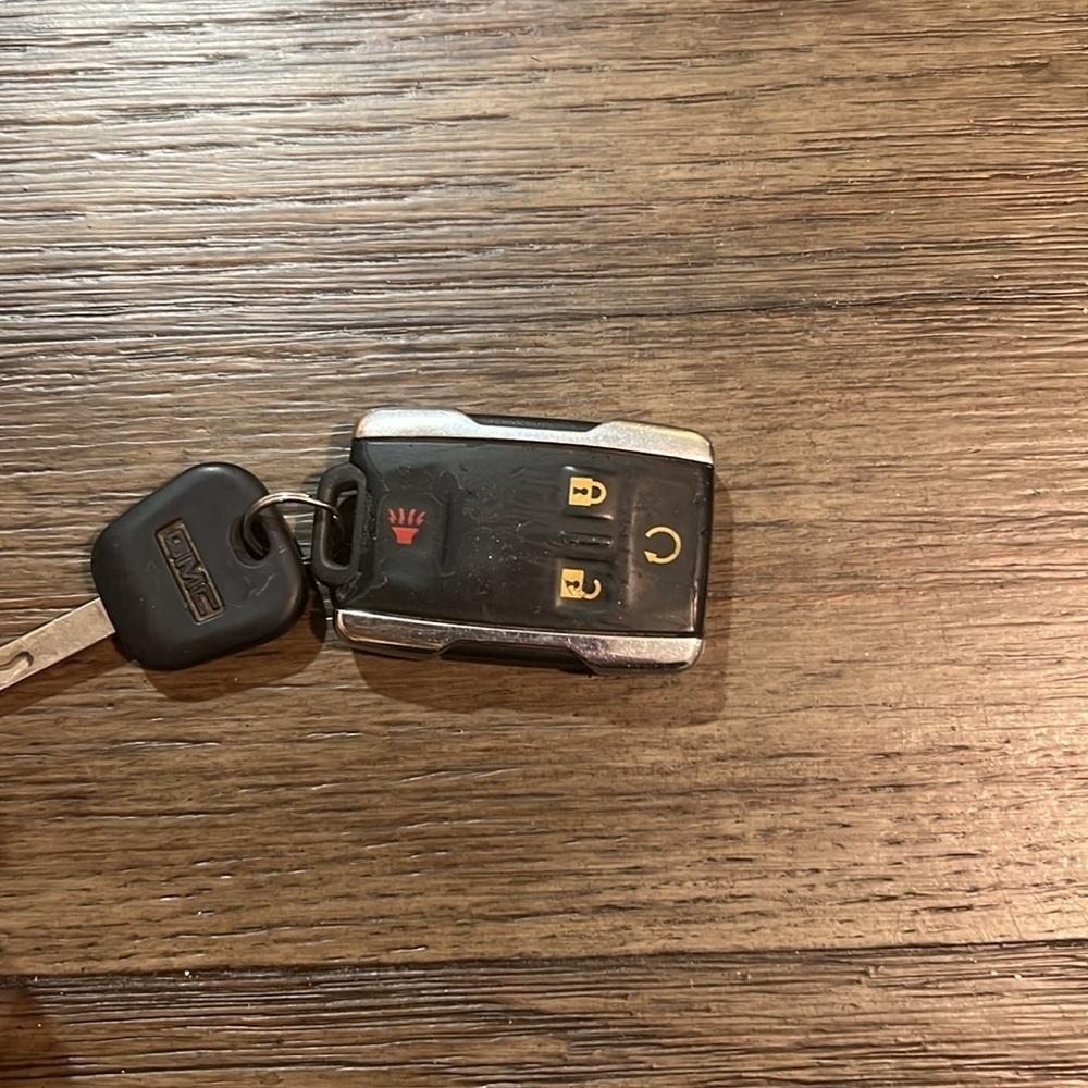 GMC Key/Fob​​​​ - Picture 3 of 3